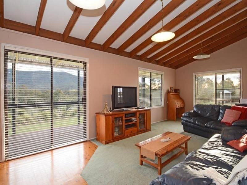 1225 Leggetts Drive, Mount Vincent NSW 2323