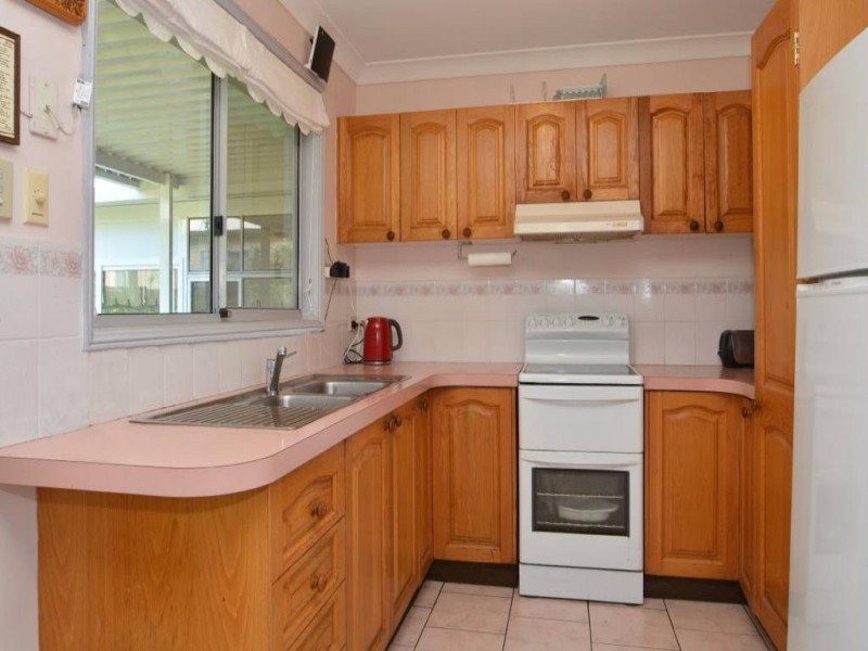 7 Chifley Road, Windermere Park NSW 2264