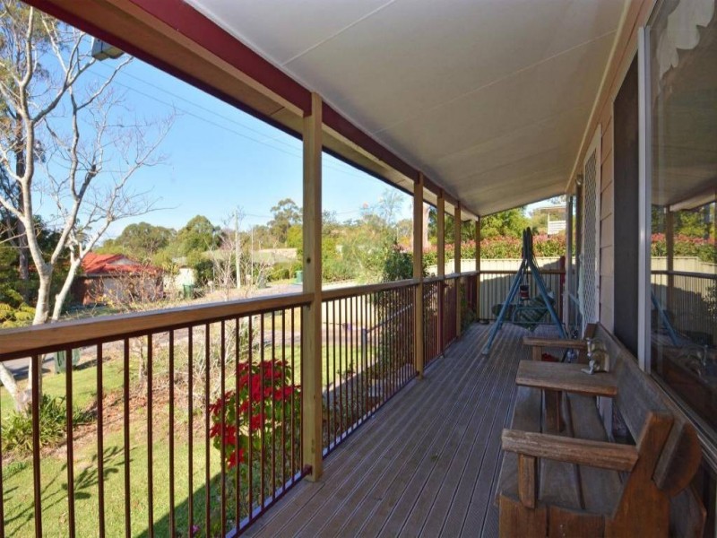 7 Chifley Road, Windermere Park NSW 2264