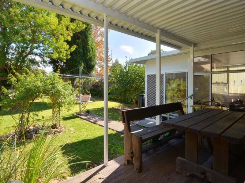 7 Chifley Road, Windermere Park NSW 2264