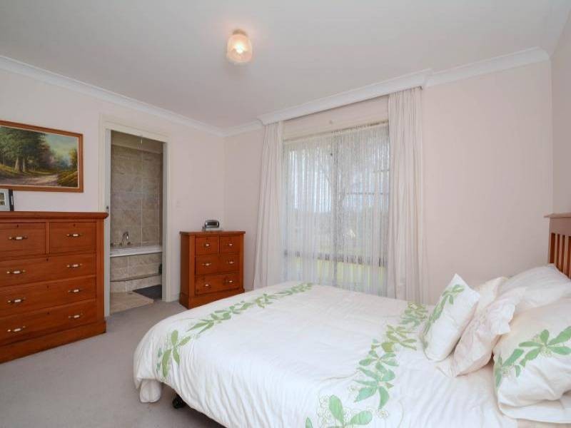 2 Adelaide Street, Paxton NSW 2325