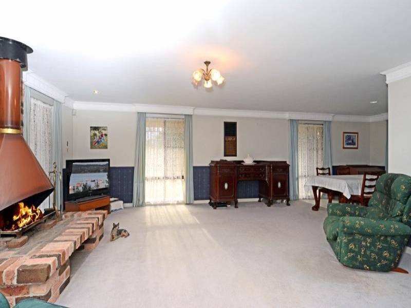 2 Adelaide Street, Paxton NSW 2325