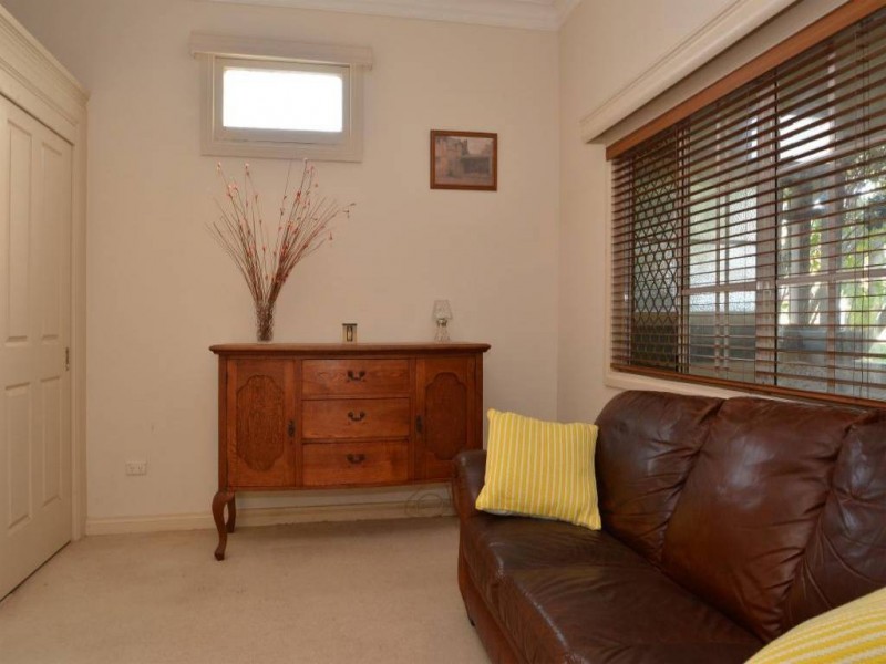 15 Regent Street, Cessnock NSW 2325