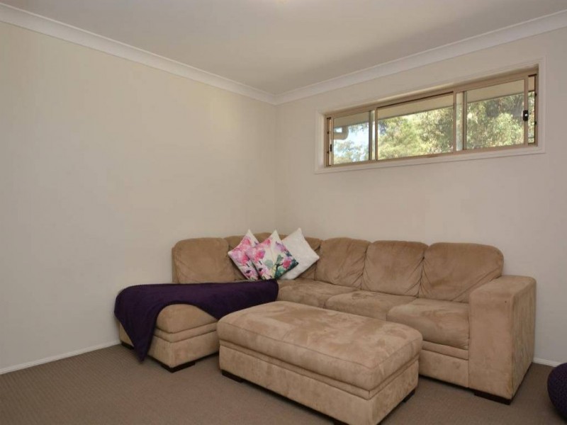 152 Church Street, Weston NSW 2326