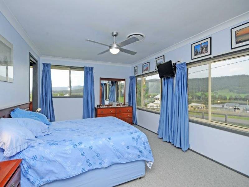 11 Sixth Avenue, Millfield NSW 2325
