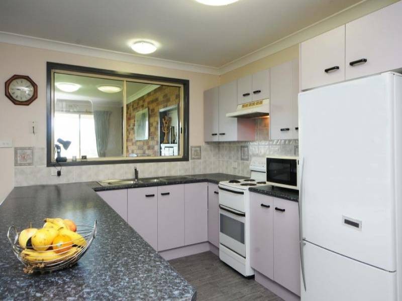 11 Sixth Avenue, Millfield NSW 2325