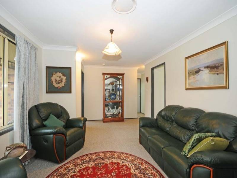 11 Sixth Avenue, Millfield NSW 2325