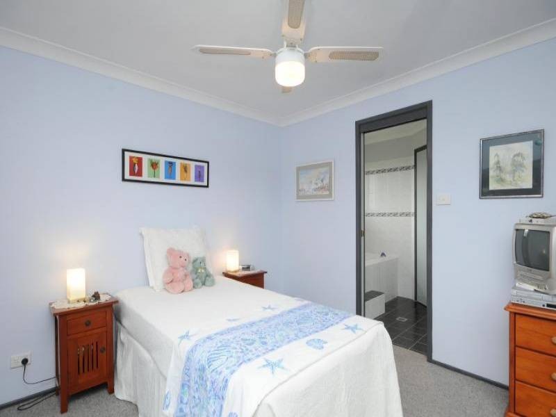11 Sixth Avenue, Millfield NSW 2325