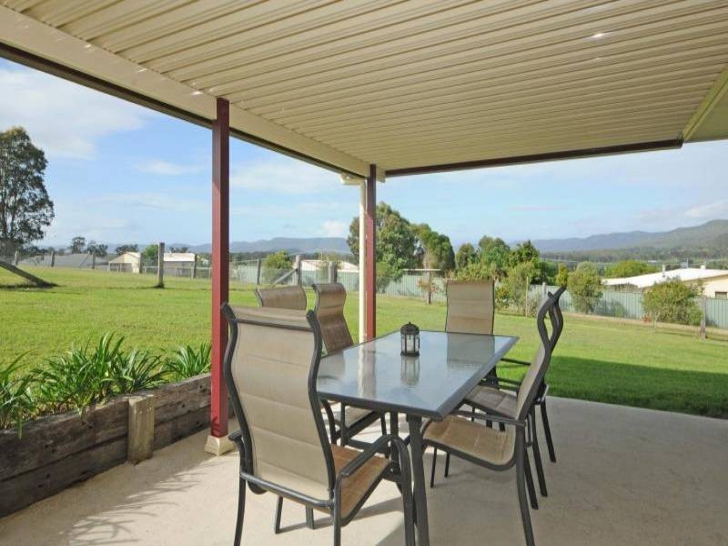 11 Sixth Avenue, Millfield NSW 2325