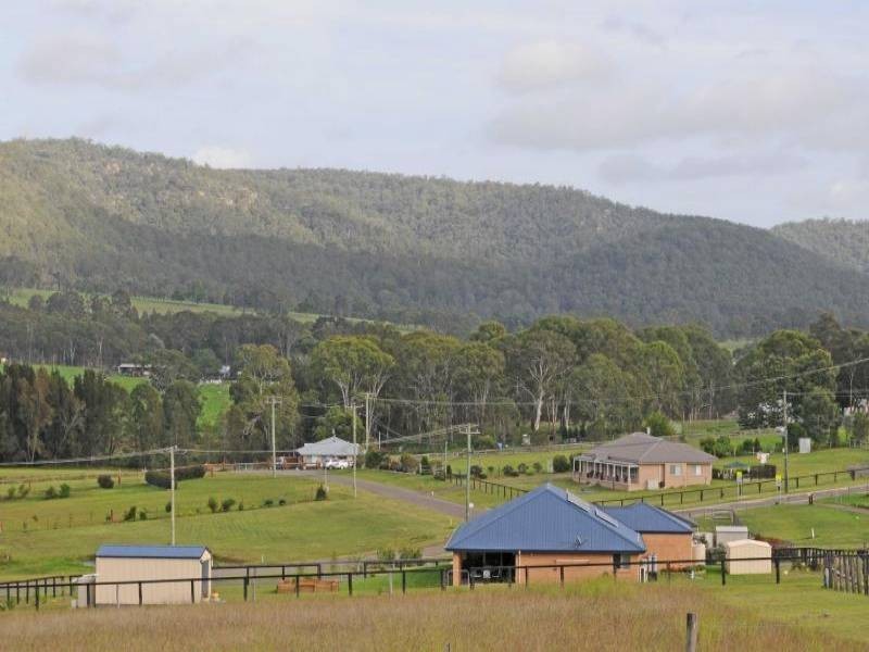 11 Sixth Avenue, Millfield NSW 2325
