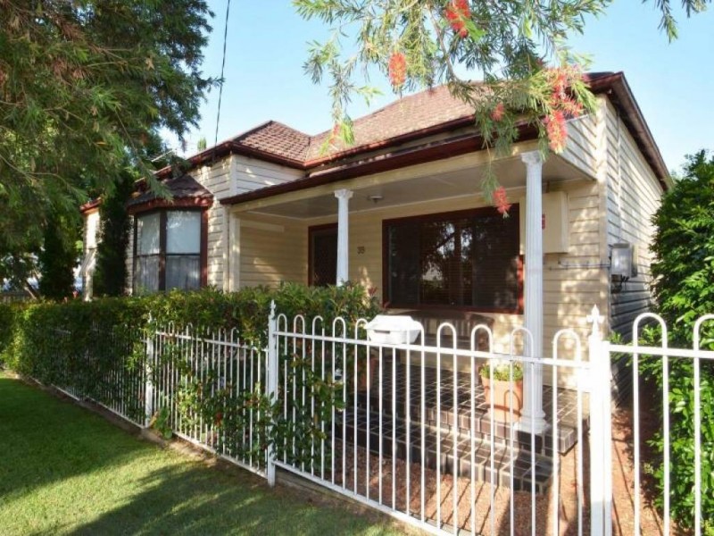35 Harris Street, Cessnock NSW 2325