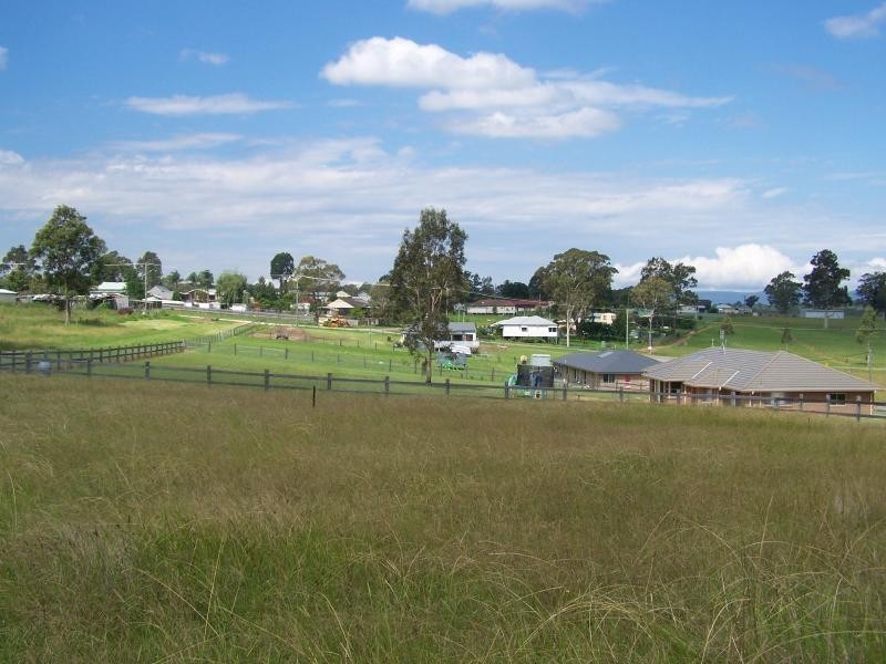 28 Eighth Ave, Millfield NSW 2325