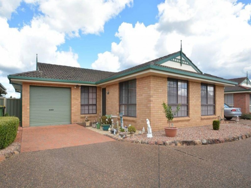 2/27A Stephen Street, Cessnock NSW 2325