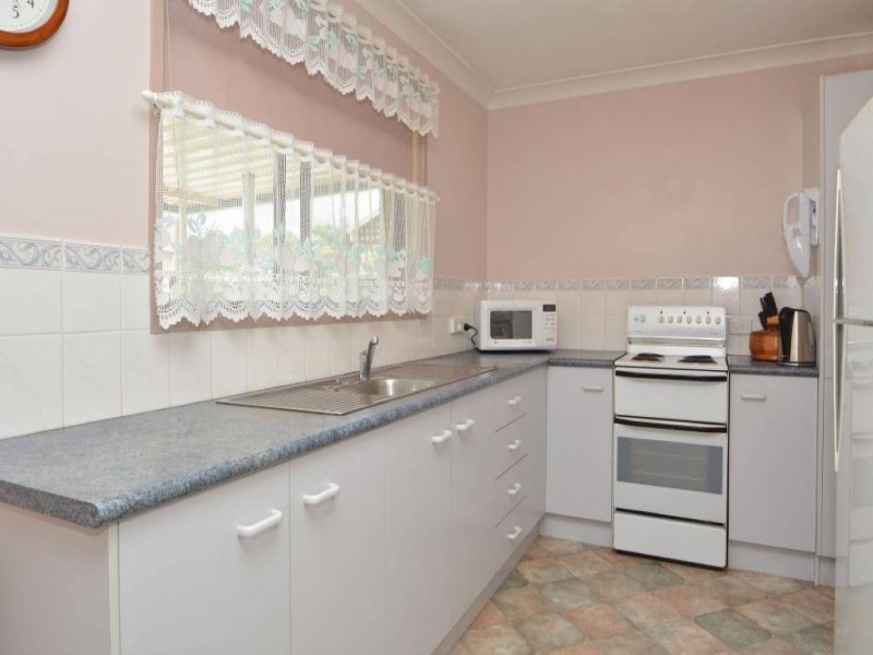 2/27A Stephen Street, Cessnock NSW 2325