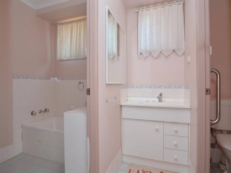 2/27A Stephen Street, Cessnock NSW 2325