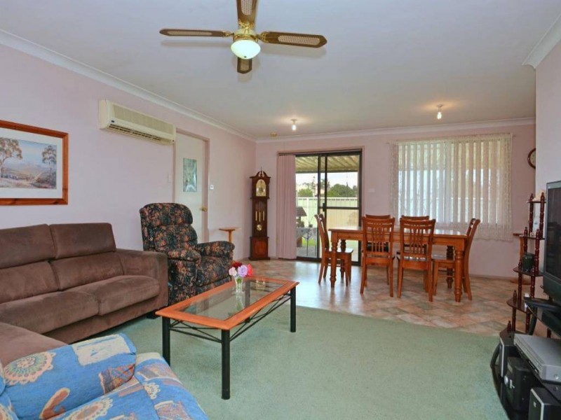 2/27A Stephen Street, Cessnock NSW 2325