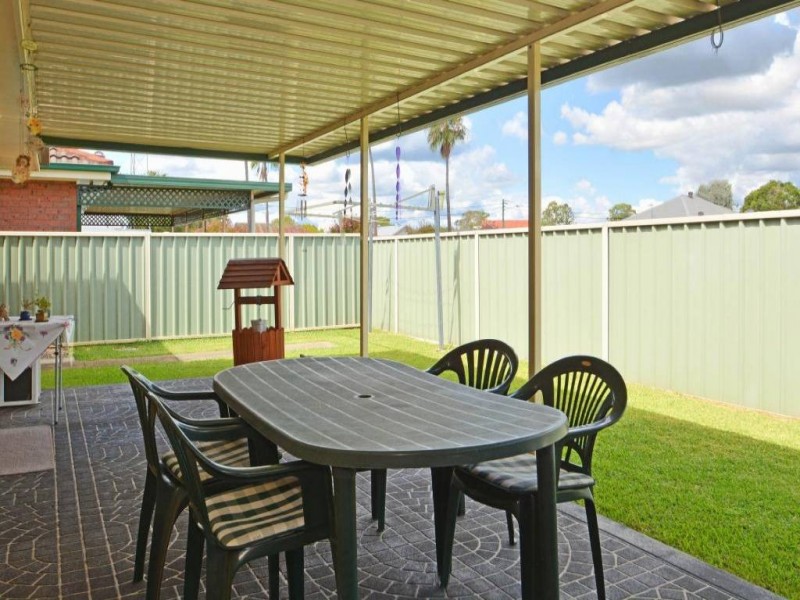 2/27A Stephen Street, Cessnock NSW 2325