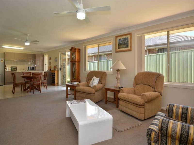 2B William Street, Paxton NSW 2325