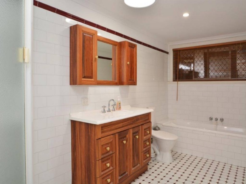 25 Love St, Cessnock NSW 2325