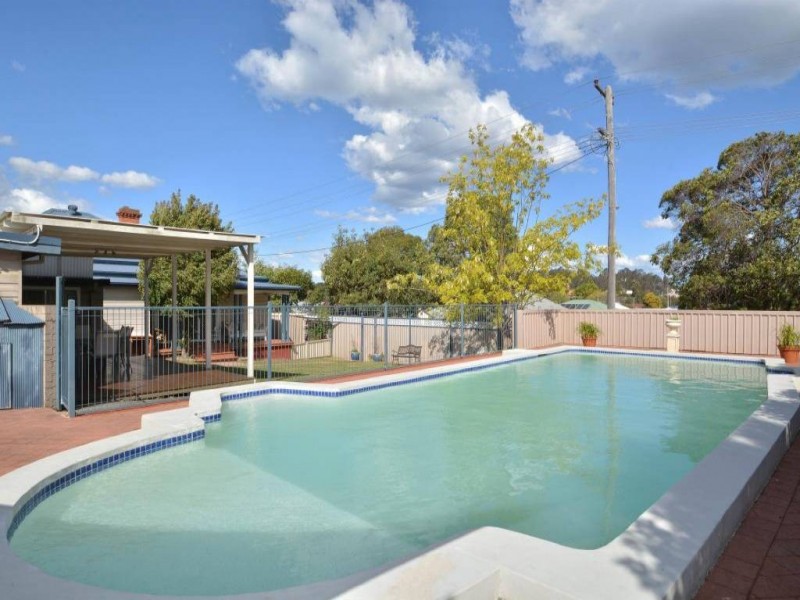 25 Love St, Cessnock NSW 2325