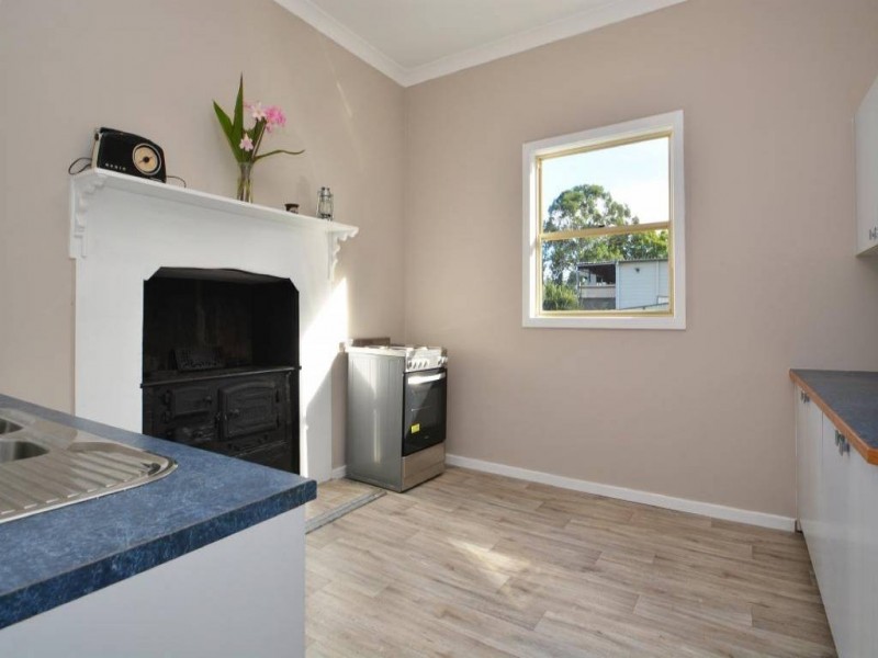 2 Old School Hill Road, Abermain NSW 2326