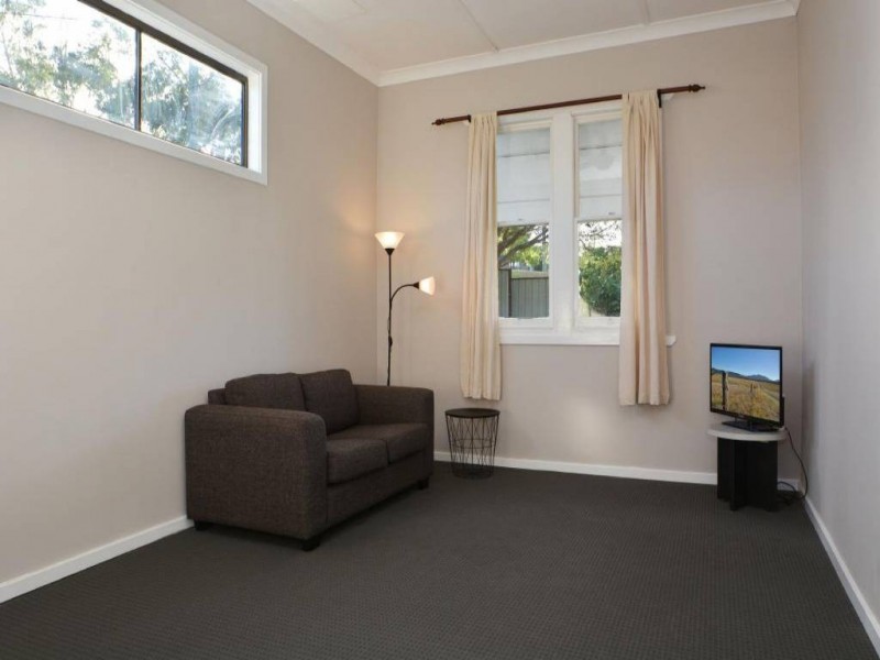 2 Old School Hill Road, Abermain NSW 2326