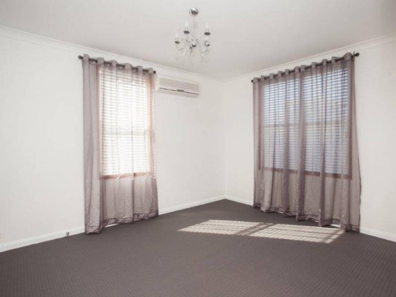 11 Elizabeth Street, Cessnock NSW 2325