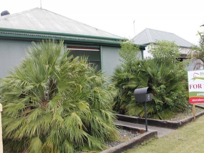 8 Charles Street, Abermain NSW 2326