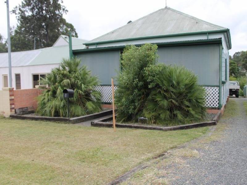 8 Charles Street, Abermain NSW 2326