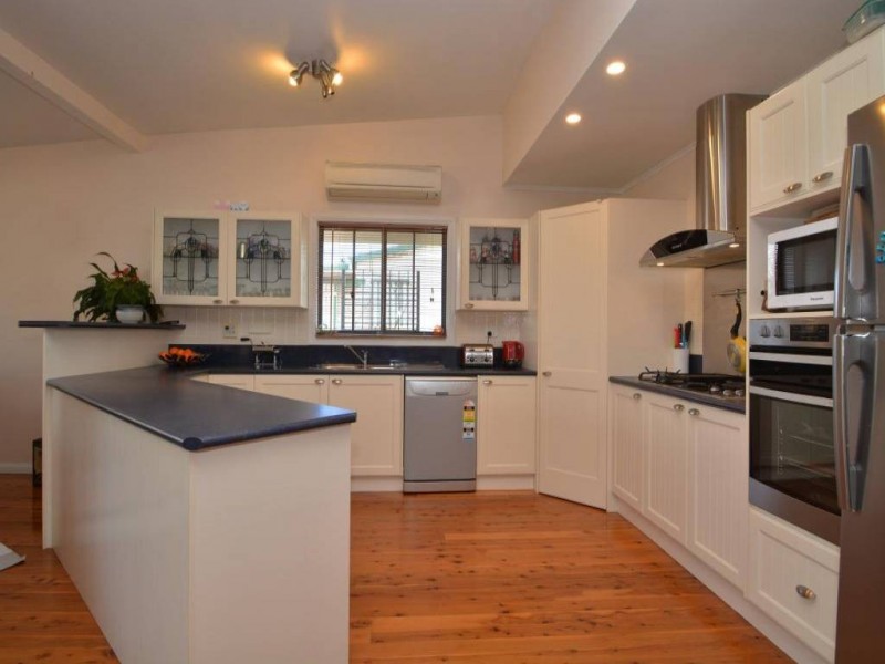 4 Sixth Street, Weston NSW 2326