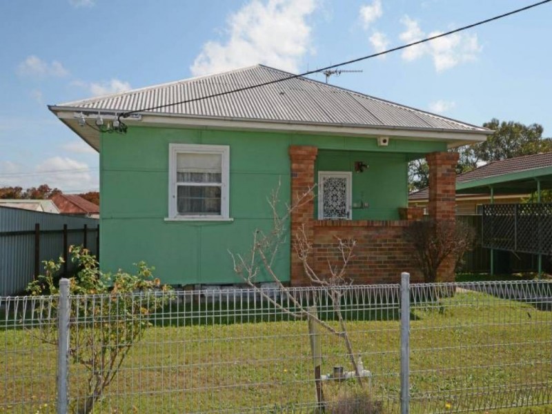 2 Edgeworth Street, Cessnock NSW 2325