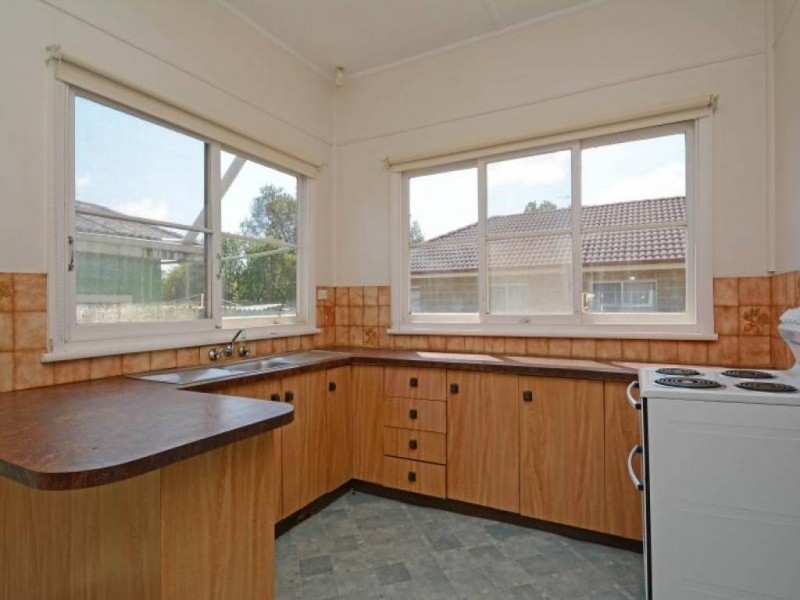 2 Edgeworth Street, Cessnock NSW 2325