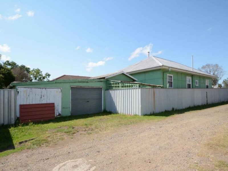2 Edgeworth Street, Cessnock NSW 2325