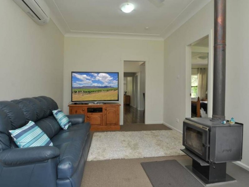 33 Main Road, Paxton NSW 2325