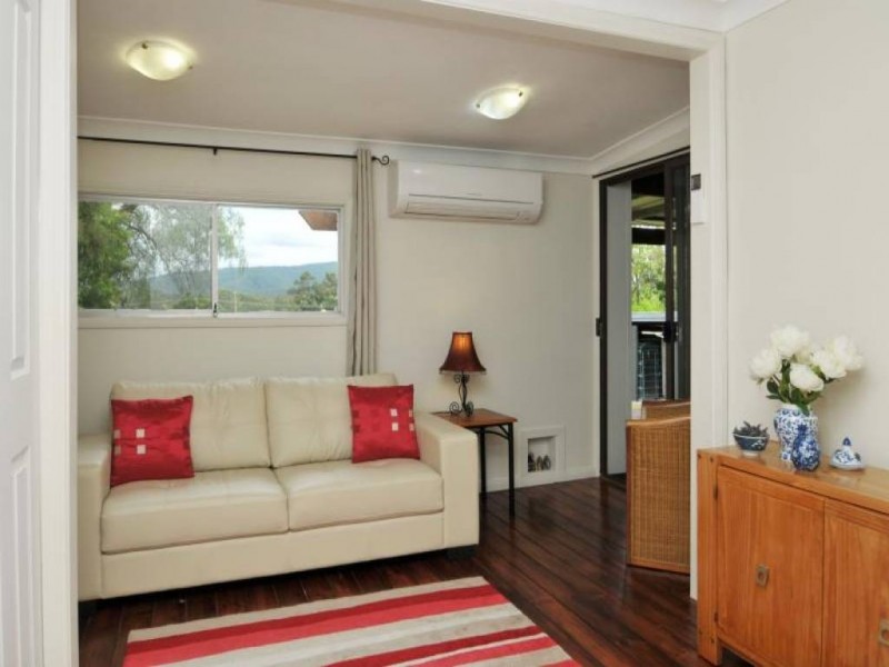 33 Main Road, Paxton NSW 2325