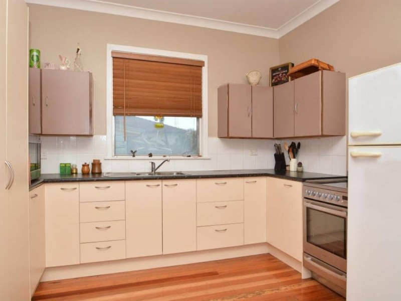 13 Jurd Street, Cessnock NSW 2325