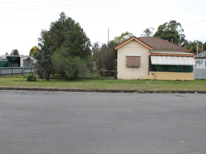 21-23 Barrett Avenue, Cessnock NSW 2325