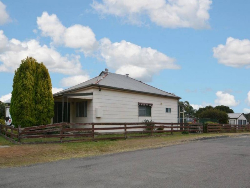 77 Harle Street, Abermain NSW 2326