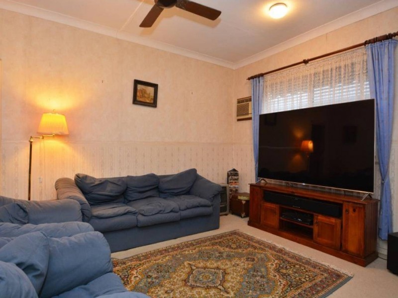 77 Harle Street, Abermain NSW 2326