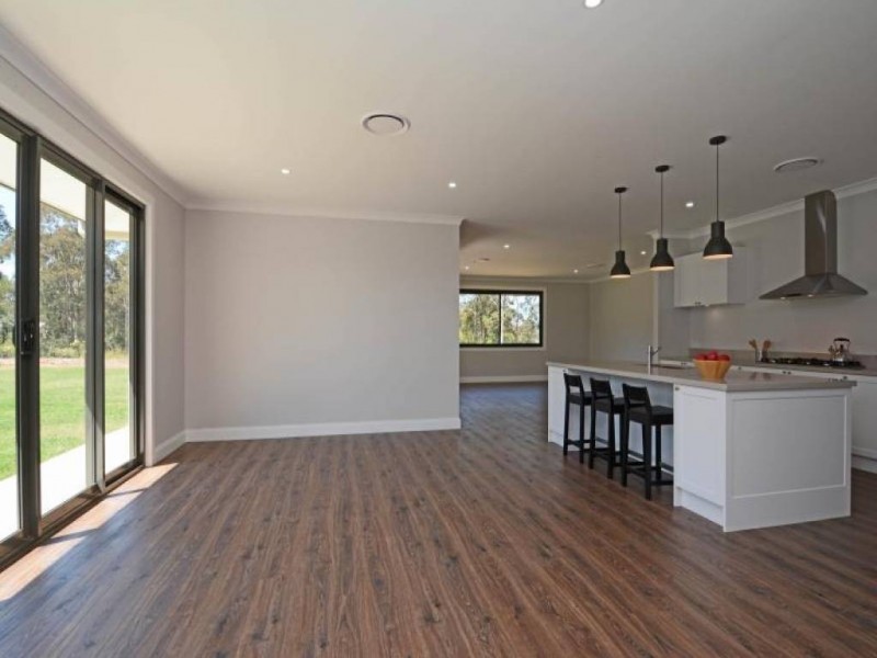 19 Woodlands Drive, Weston NSW 2326