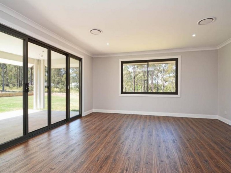 19 Woodlands Drive, Weston NSW 2326