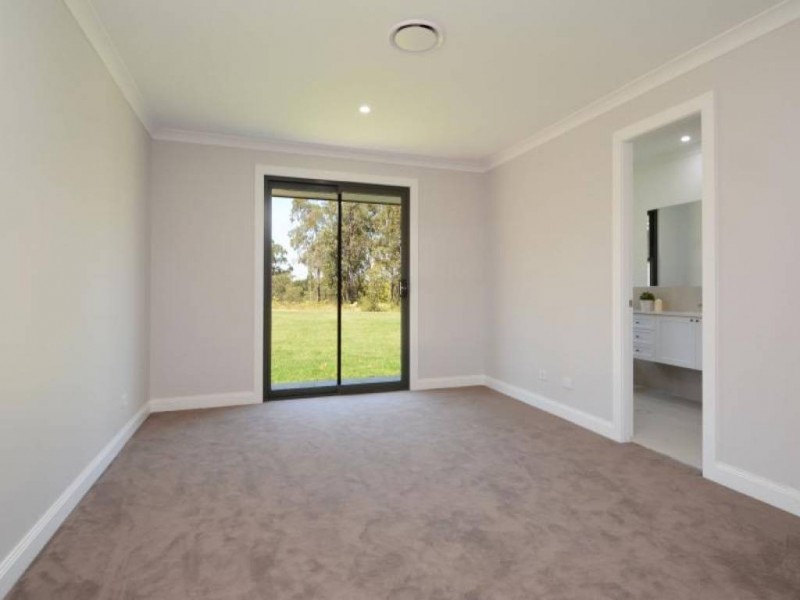 19 Woodlands Drive, Weston NSW 2326