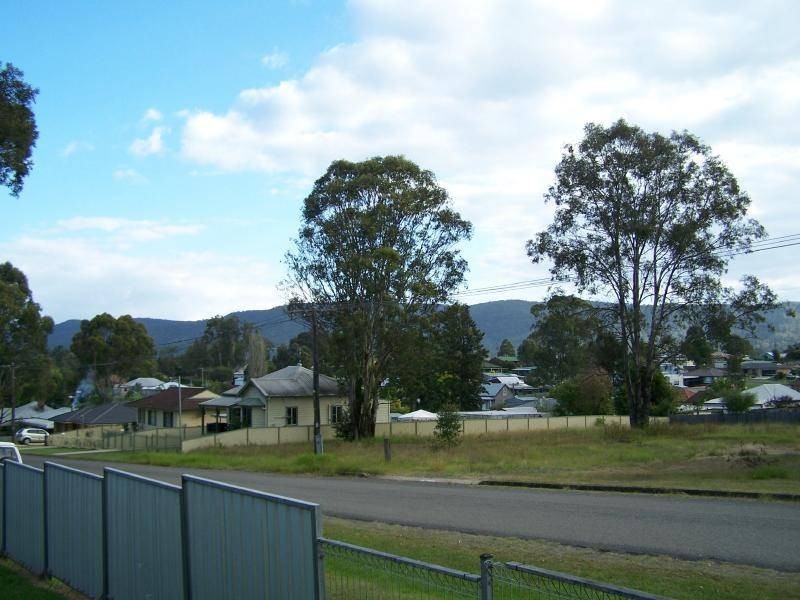 11 Bennett St, Millfield NSW 2325