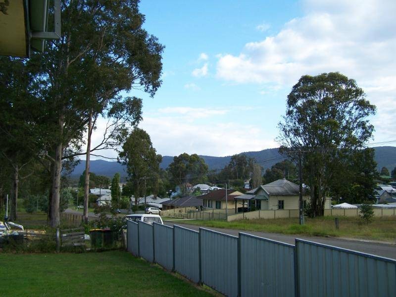 11 Bennett St, Millfield NSW 2325