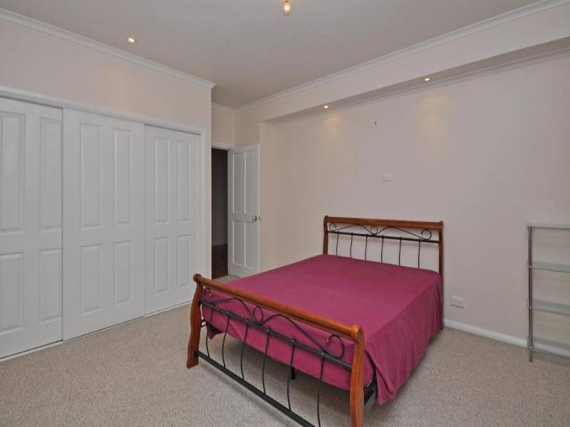 4 Sixth Street, Weston NSW 2326