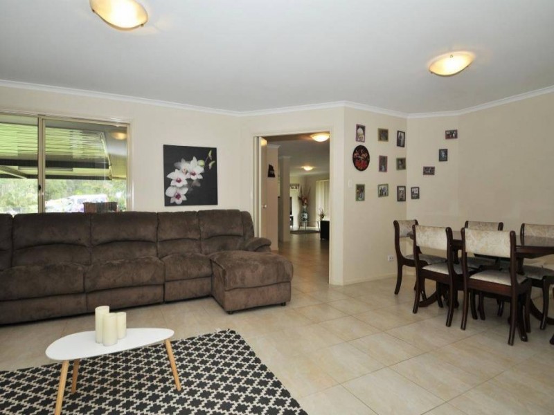 22 Woodbury Lane, Abermain NSW 2326