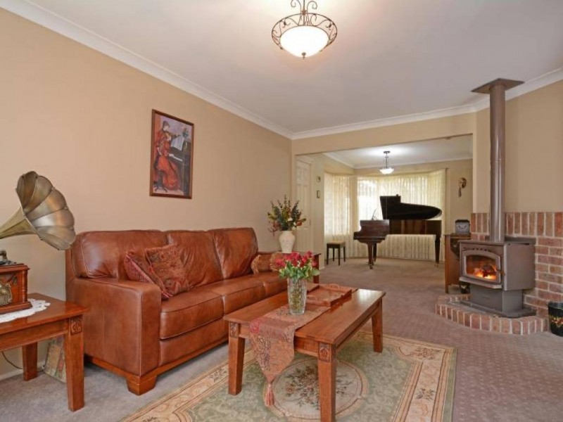 184 Bathurst Street, Abermain NSW 2326