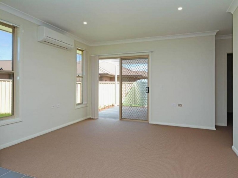 10/21-23 Fairview Place, Cessnock NSW 2325