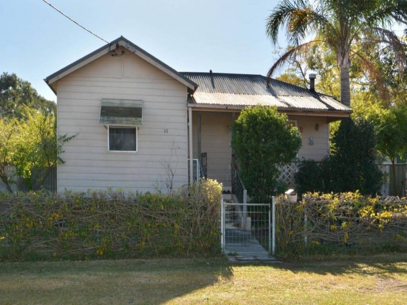 10 Long Street, Cessnock NSW 2325