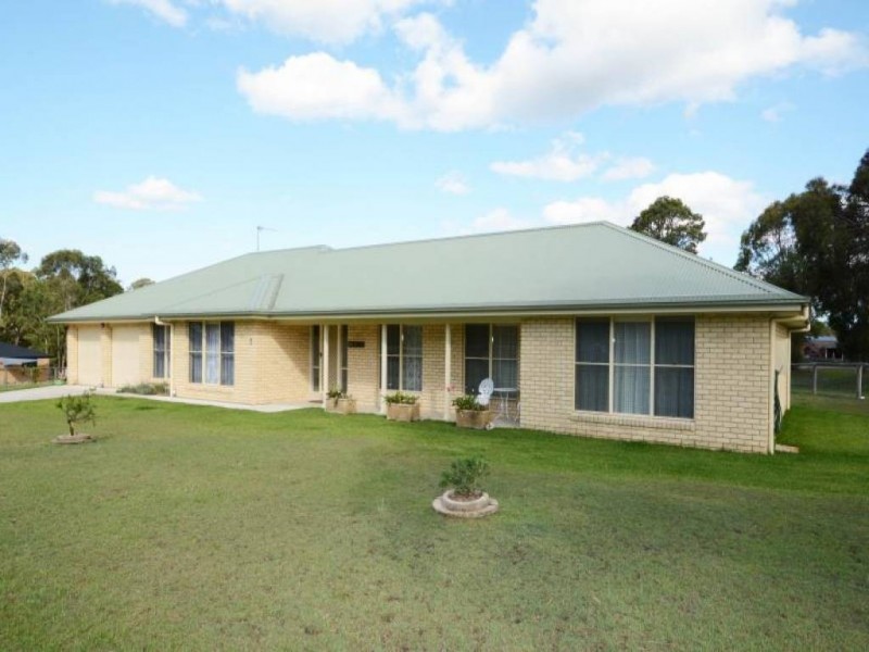 8 Frame Drive, Abermain NSW 2326